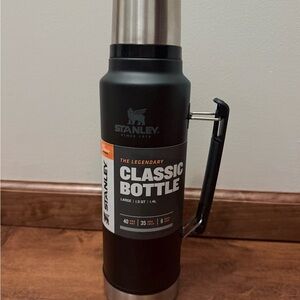 NWT Stanley The Legendary Classic Bottle 1.5 qt